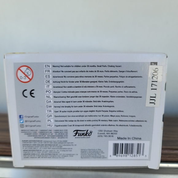 🚨 2 Harley Quinn Funko! - Picture 7 of 13